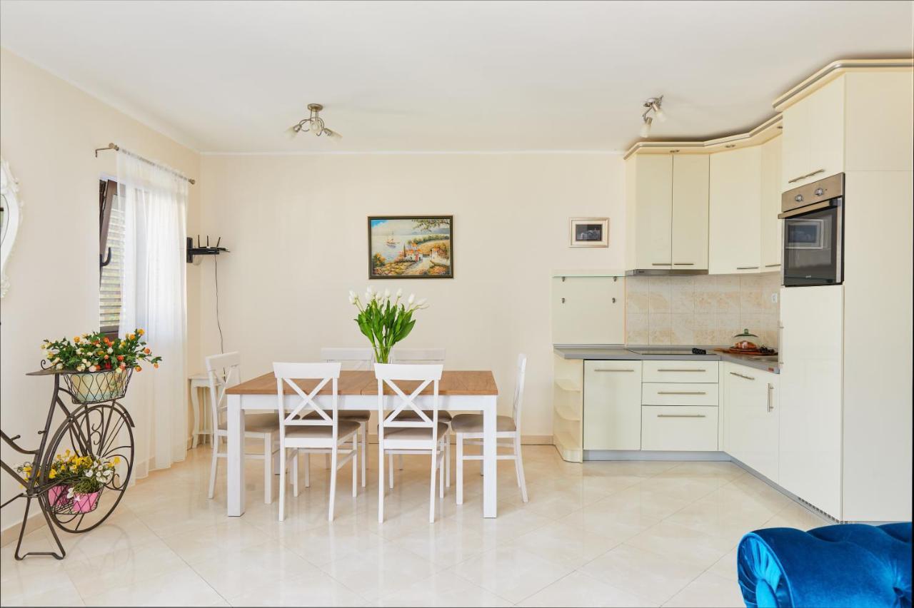 Our Sunset Apartments With Pool And Sea View كوتور المظهر الخارجي الصورة